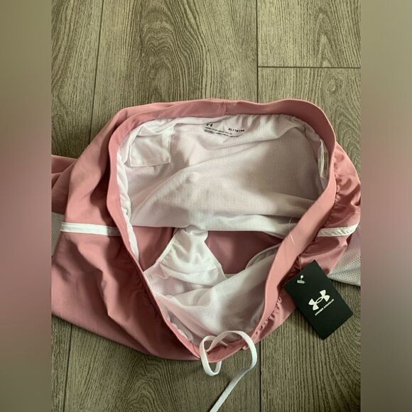 Under Armour woman’s fly 2.0 shorts - Picture 3 of 3